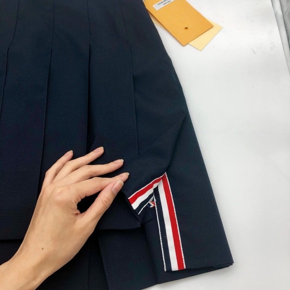 Thom Browne Mini Skirt Pleated Skirt Asymmetrical - Picture 4 of 7